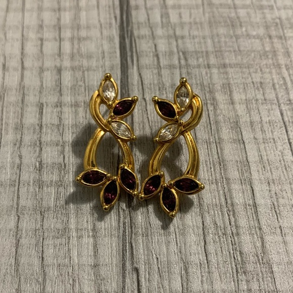 Avon Vintage Vine Design Earrings - Picture 1 of 4